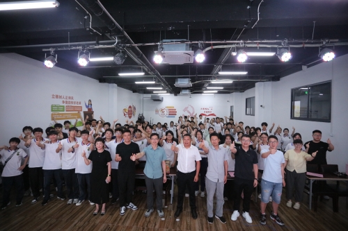 轻履乘风踏新程 工成志远向未来——温州市轻工职业学校2025届毕业典礼圆满举行